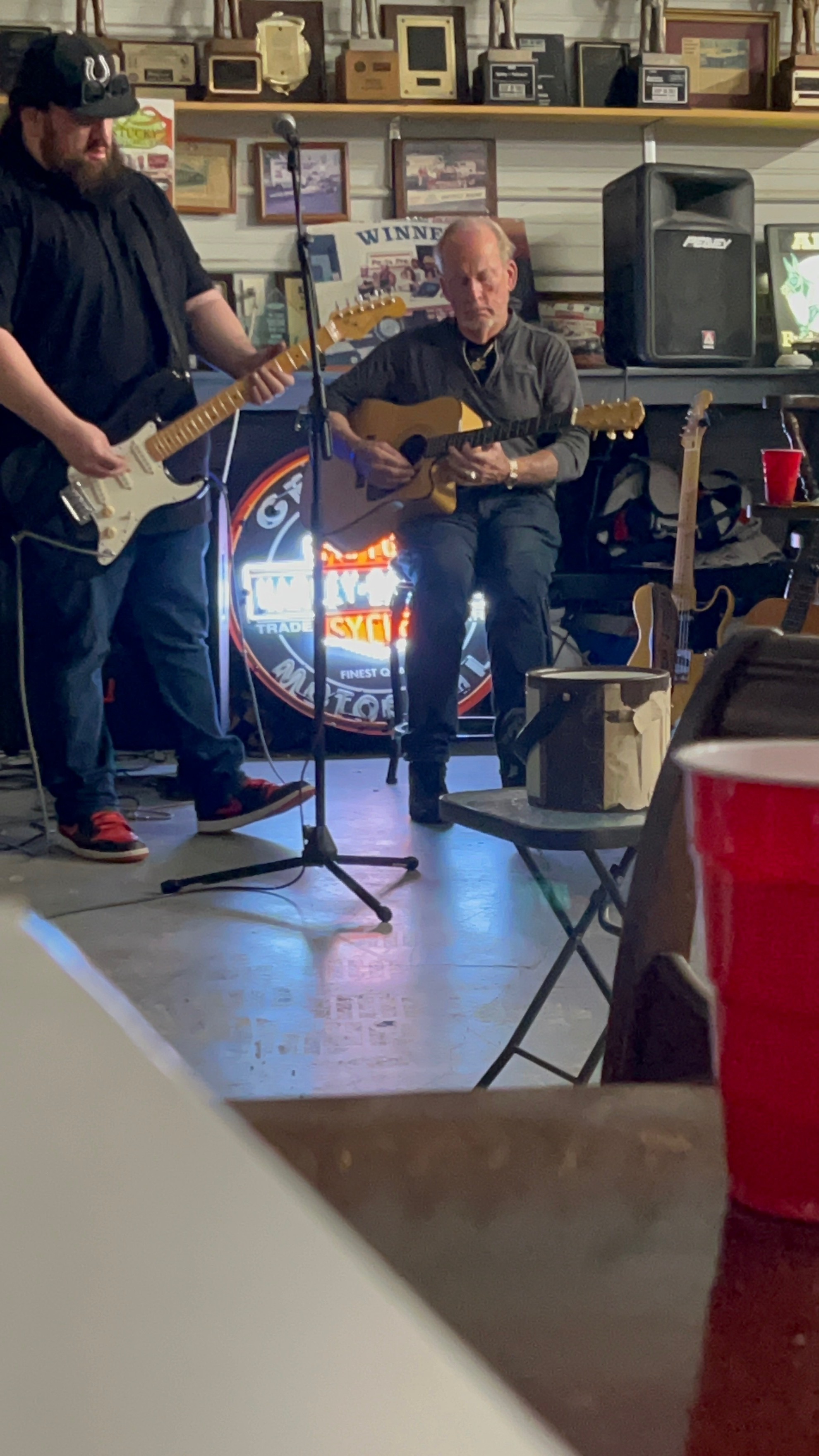 Taylor and the band — moment 13